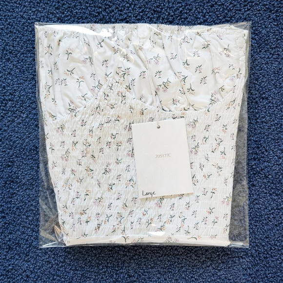 Bloomingdales 70°F/ 21°C L White Multi floral smocked Milkmaid mini Summer Dress - Picture 12 of 13